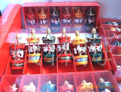 旋轉(zhuǎn)木馬掛件 手機(jī)掛件 汽車掛件圣誕樹掛件